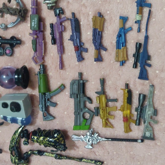 Fortnight Figure And Weapons - Picture 6 of 11